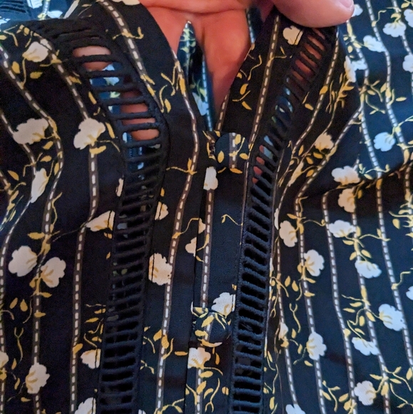 TOPSHOP Perforated Cutouts Vneck Long-sleeved Pinstripe Floral Dress 4 EUC - Picture 4 of 8